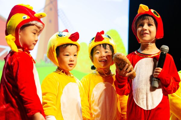 幼儿园万圣节演出,天津惠灵顿幼儿园