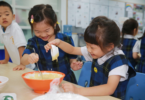 Yogurt Cake Making,Wellington College Bilingual Tianjin – Nursery