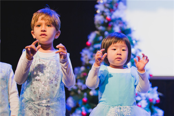 幼儿园圣诞演出,天津惠灵顿幼儿园