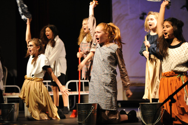 Annie Jr., Musical