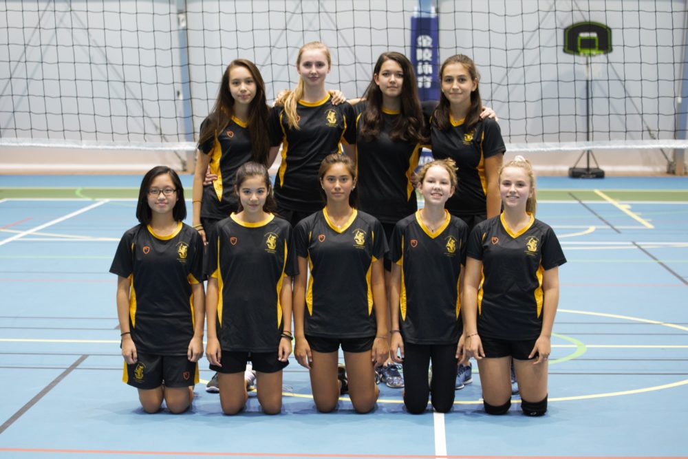 Senior girls SISAC Volleyball win first set but lose 2-1 to Dulwich