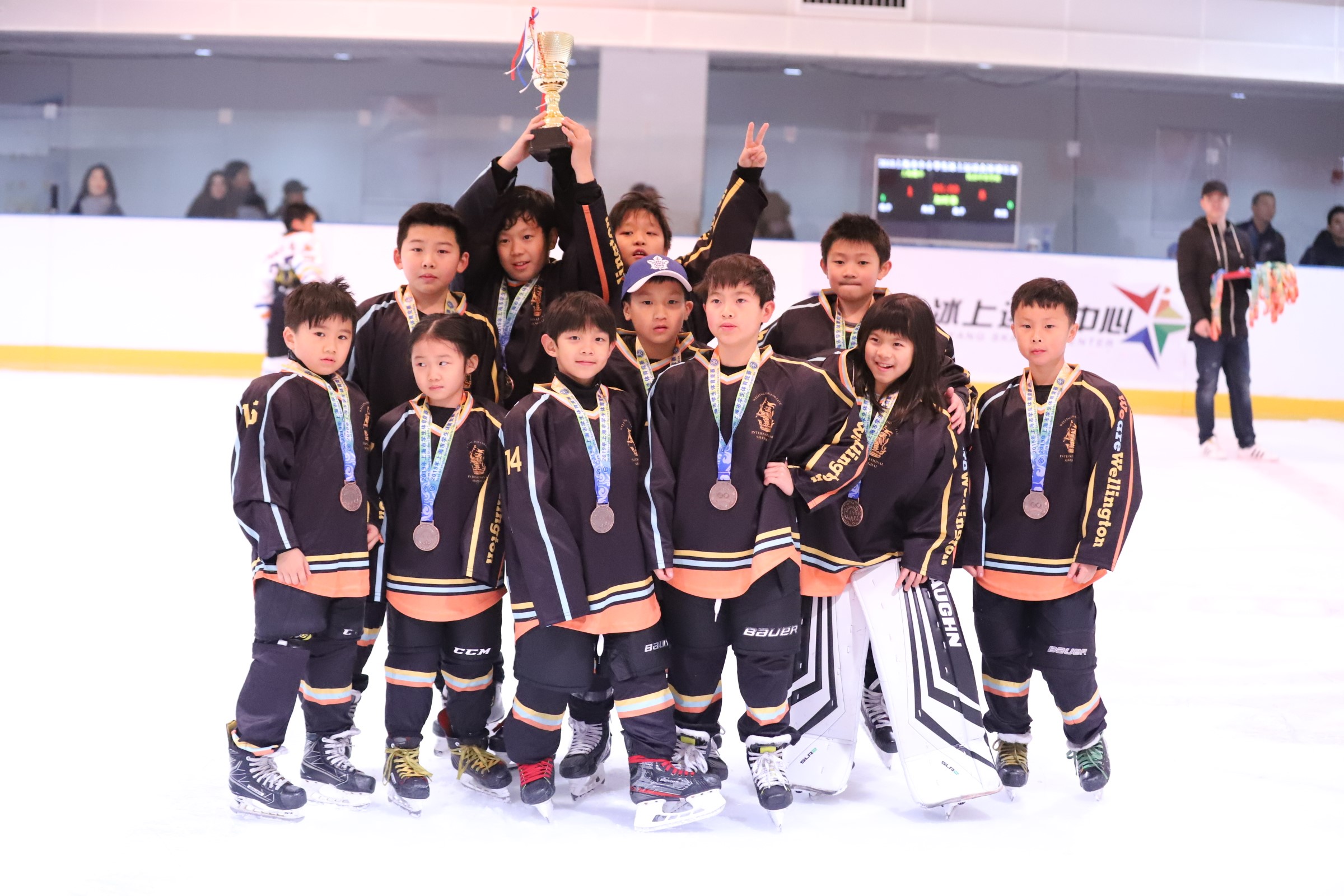 Shanghai Schools Ice Hockey Competition | Wellington wins bronze