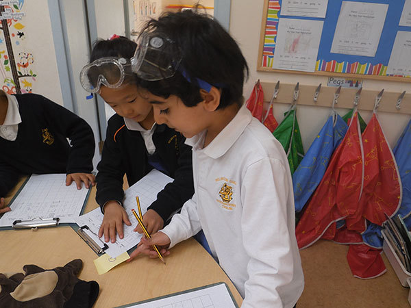 Inquiring Scientists in Milepost 1,Wellington College International Tianjin
