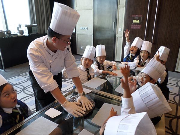 Milepost 2 Chocolate Day,Wellington College International Tianjin