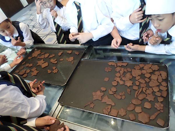 Milepost 2 Chocolate Day,Wellington College International Tianjin
