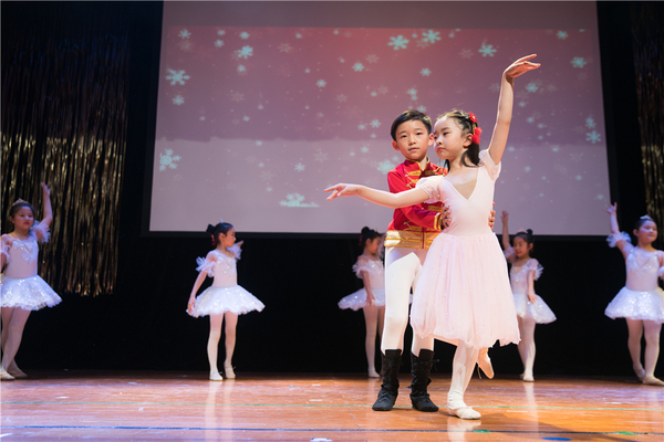 Senior Chinese new year Show,Wellington College International Tianjin